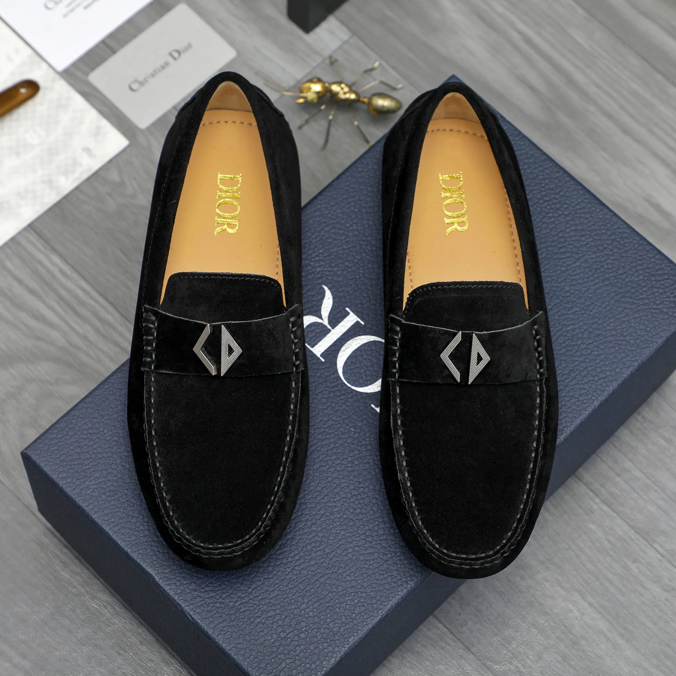 Men's shoes 💰p420 Product trademark: Dior "Dior" casual slip-on men's shoes Regular size: 38-44 Product materials: Selected frosted cowhide upper, sheepskin lining, rubber outsole